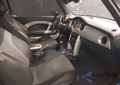 2005 Mini Cooper from USA, damaged, VIN WMWRF33555TF63632